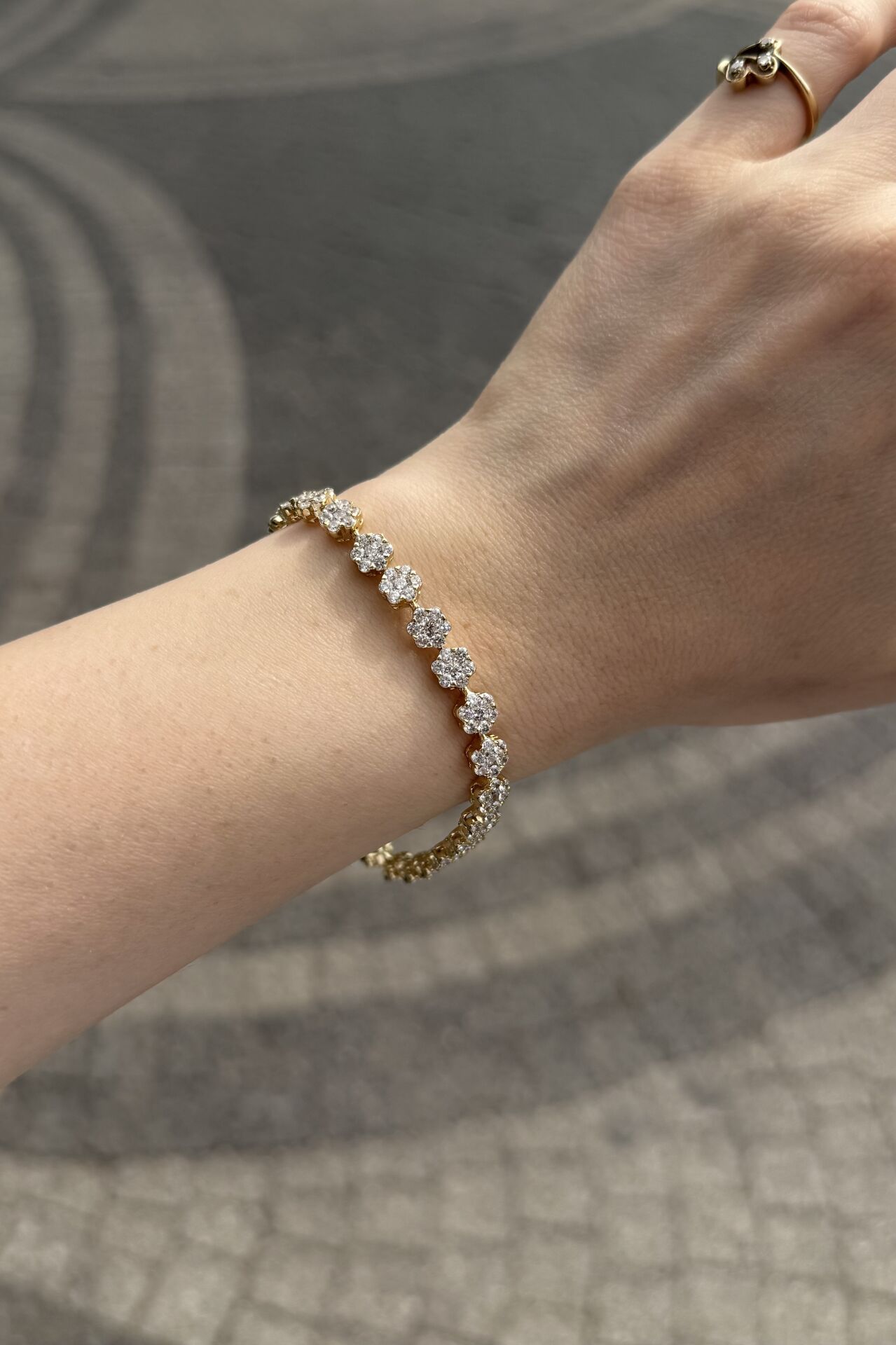 VIP Tamamı Gömme Taşlı Coronet Bileklik 17 + 2 cm 14K