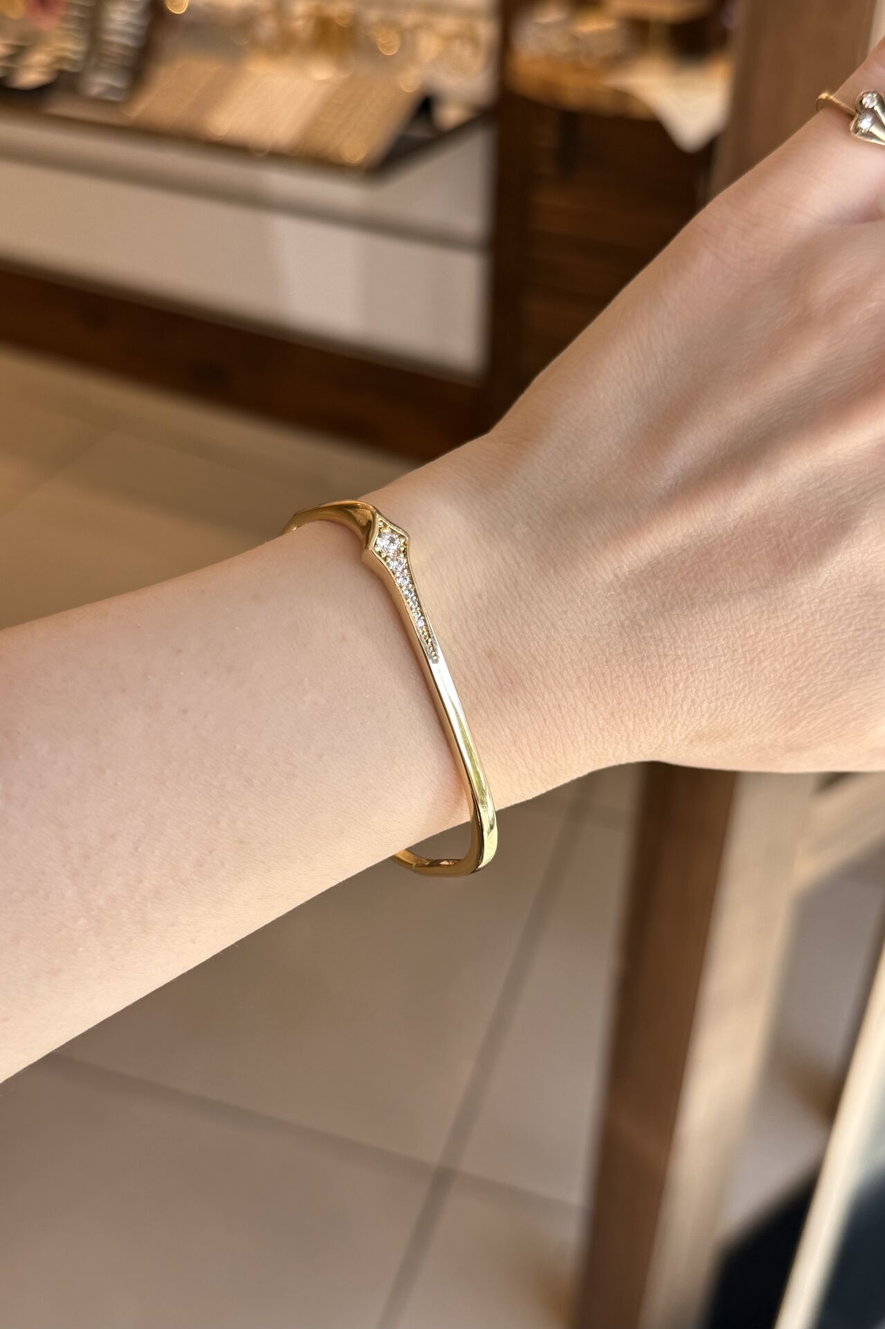 VIP Yuvarlak Zirkon Taş İşlemeli Yıldız Model Kelepçe Bileklik 14K 57 mm