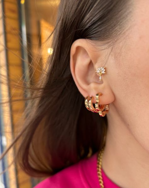 VIP Seri 5 Yapraklı Çiçek Model Halka Küpe