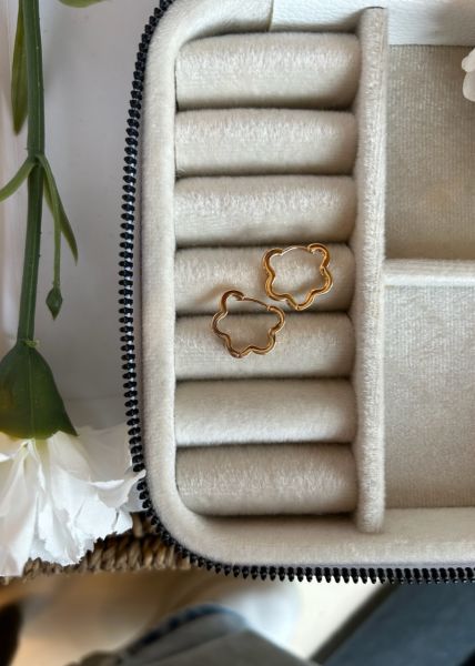 VIP Seri 5 Yapraklı Çiçek Model Halka Küpe