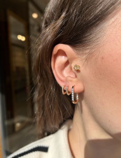 VIP Seri İç ve Dıştan Sıra Taşlı Oval Halka Küpe