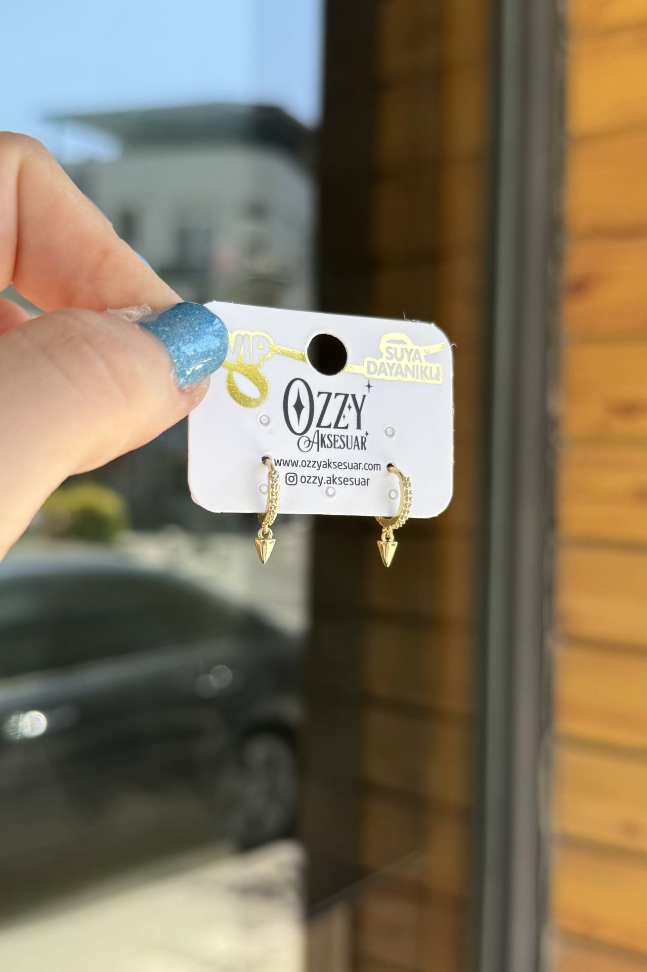 VIP Sarkaçlı Önü Sıra Taş Küçük Halka Küpe