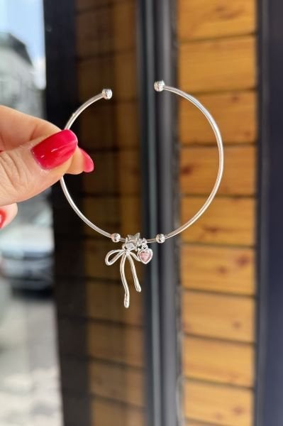 Kalp ve Fiyonk Charmlı Pinterest Model Yarım Bilezik