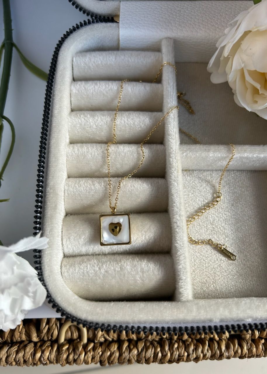 Çelik Kare Sedefli Kalp Kolye