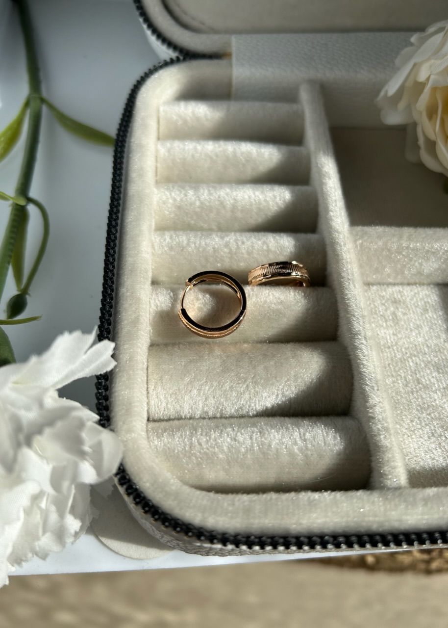 VIP Seri Üzeri Tırtık Desen Halka Küpe