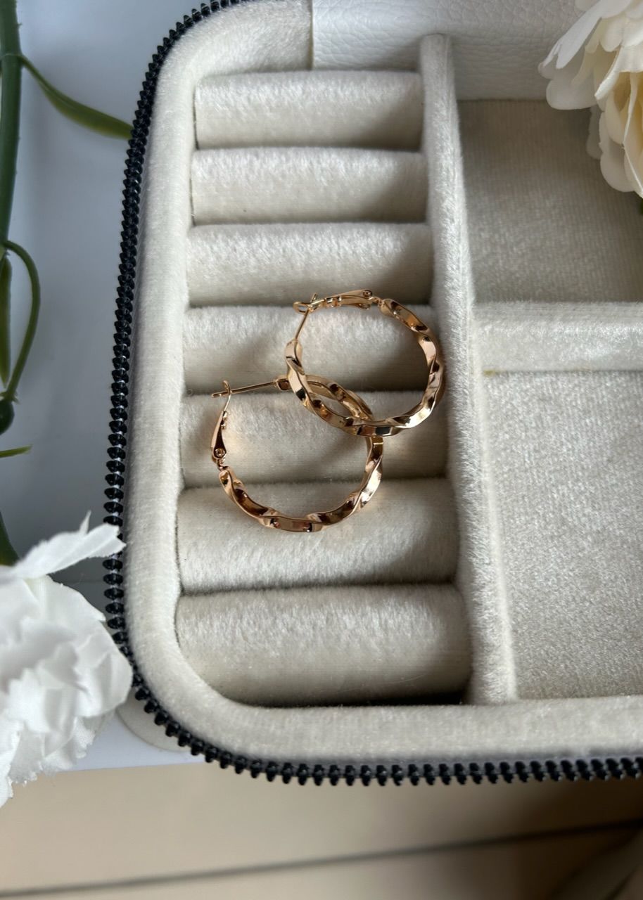 VIP Seri Burgulu Model Halka Küpe