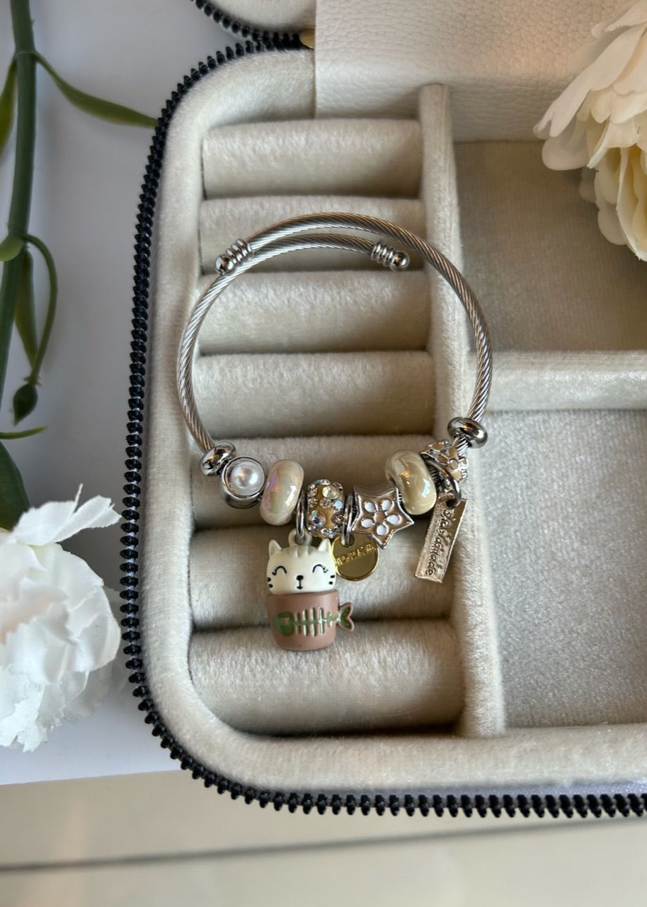Bir Fincan Kedi Çelik Kordon Charm Bileklik Bej