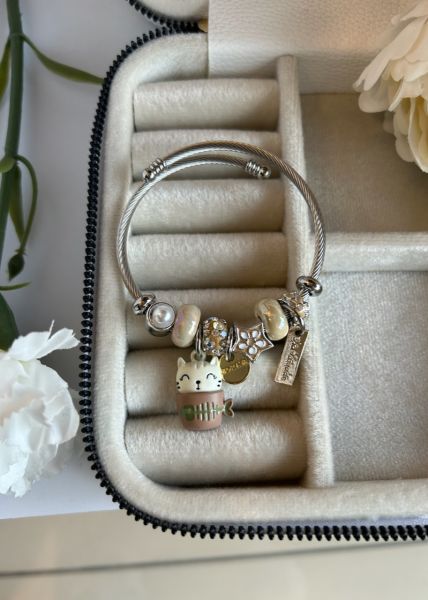 Bir Fincan Kedi Çelik Kordon Charm Bileklik Bej