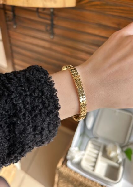 Çelik Sıra Oval Desenli Kelepçe Bileklik