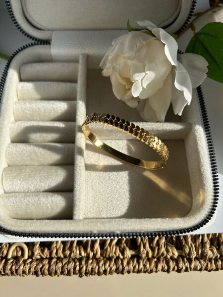 Çelik Sıra Oval Desenli Kelepçe Bileklik