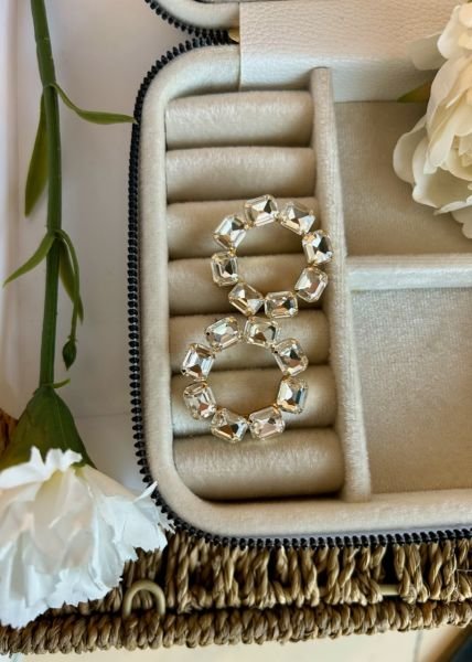 8 Taşlı Daire Küpe Beyaz