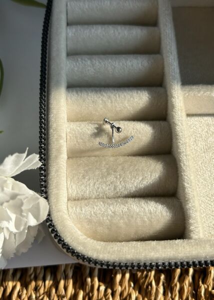 Çelik Kulağı Saran Detaylı Tragus Piercing 8 mm Gümüş Renk