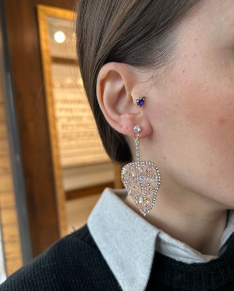 Marka Model Taş İşleme Sallantılı Yaprak Küpe Pembe