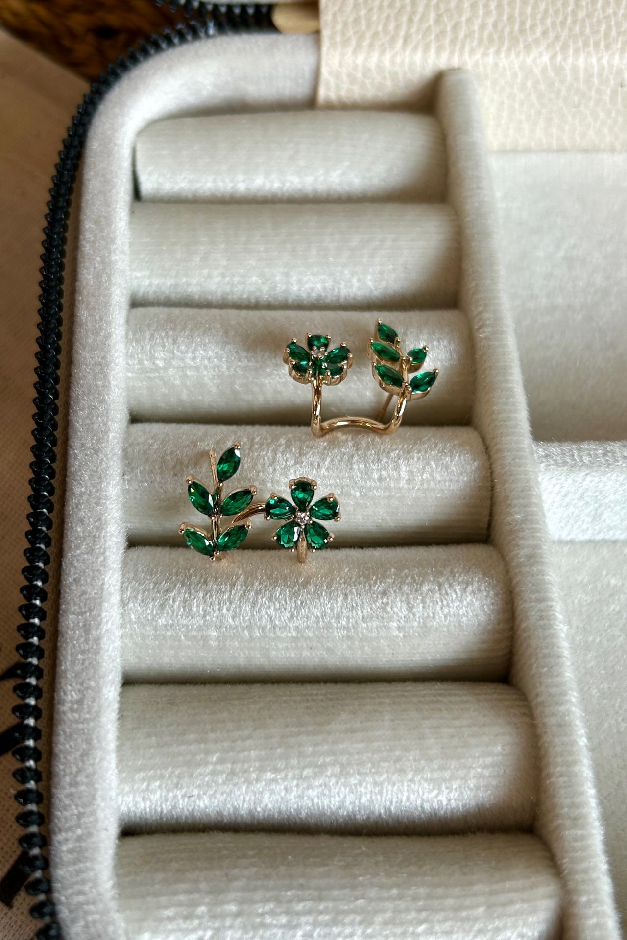 VIP Zümrüt Çiçeği Küpe