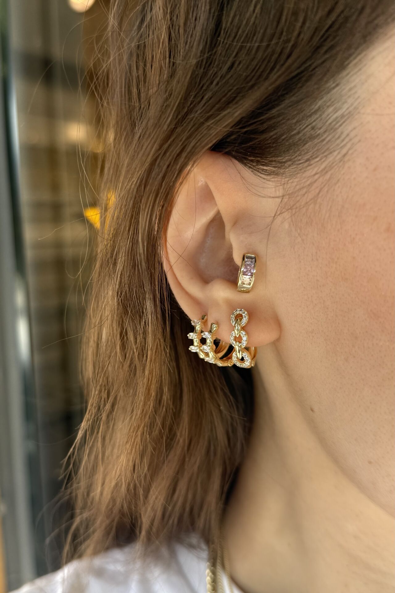 VIP 3 Sıra Gömme Taşlı Halka Model Oval Halka Küpe 14K
