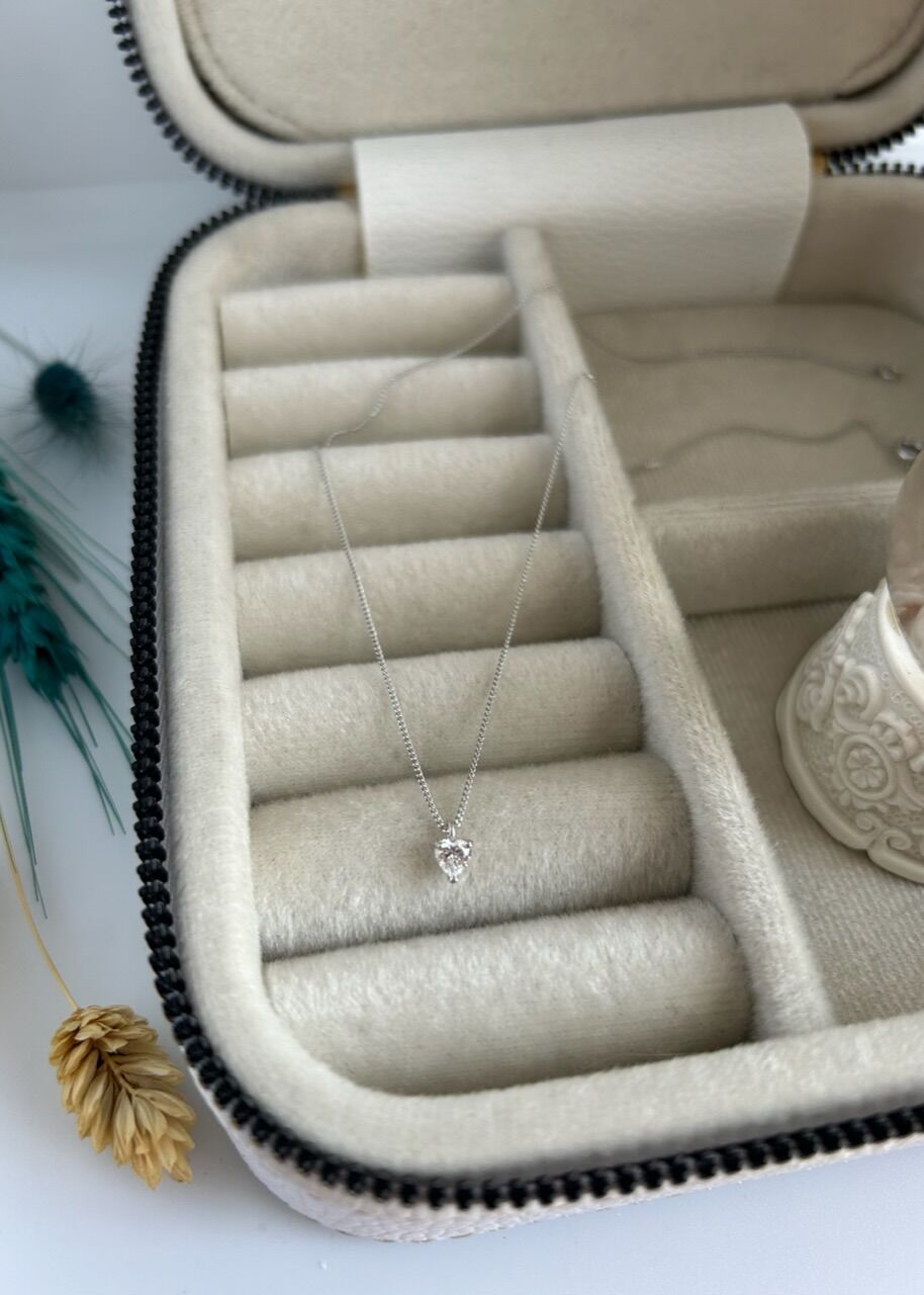 VIP Seri Minimal Zirkon Taş Kalp Kolye Gümüş Renk