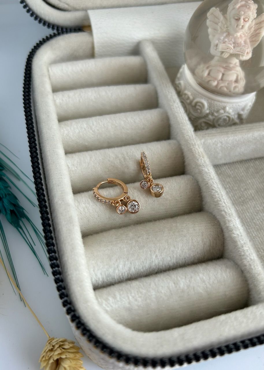 VIP Seri Sıra Taşlı 2 Sallantılı Shakira Küpe