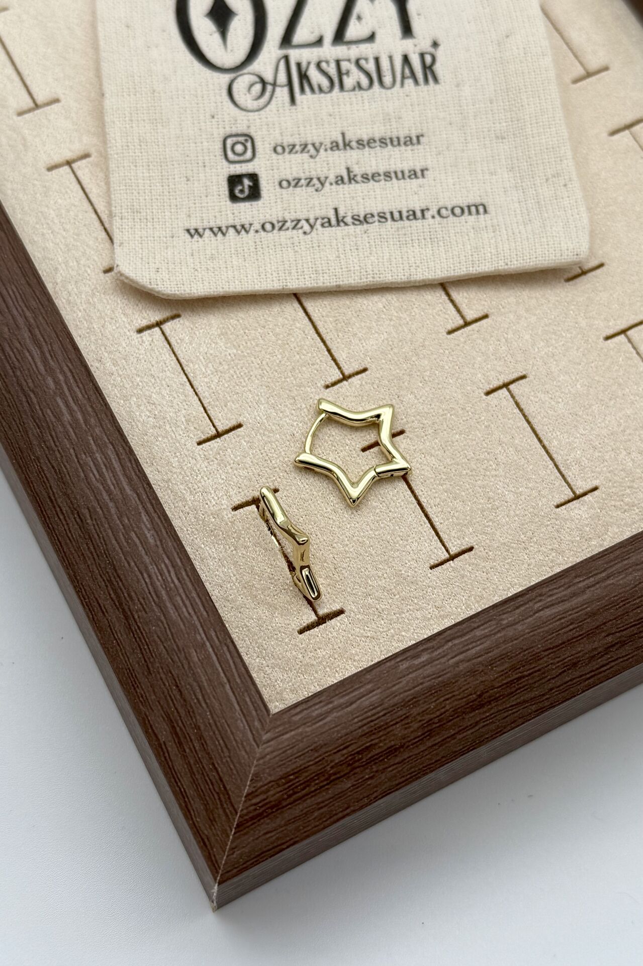 VIP 3 Boyutlu Yıldız Küpe 14K