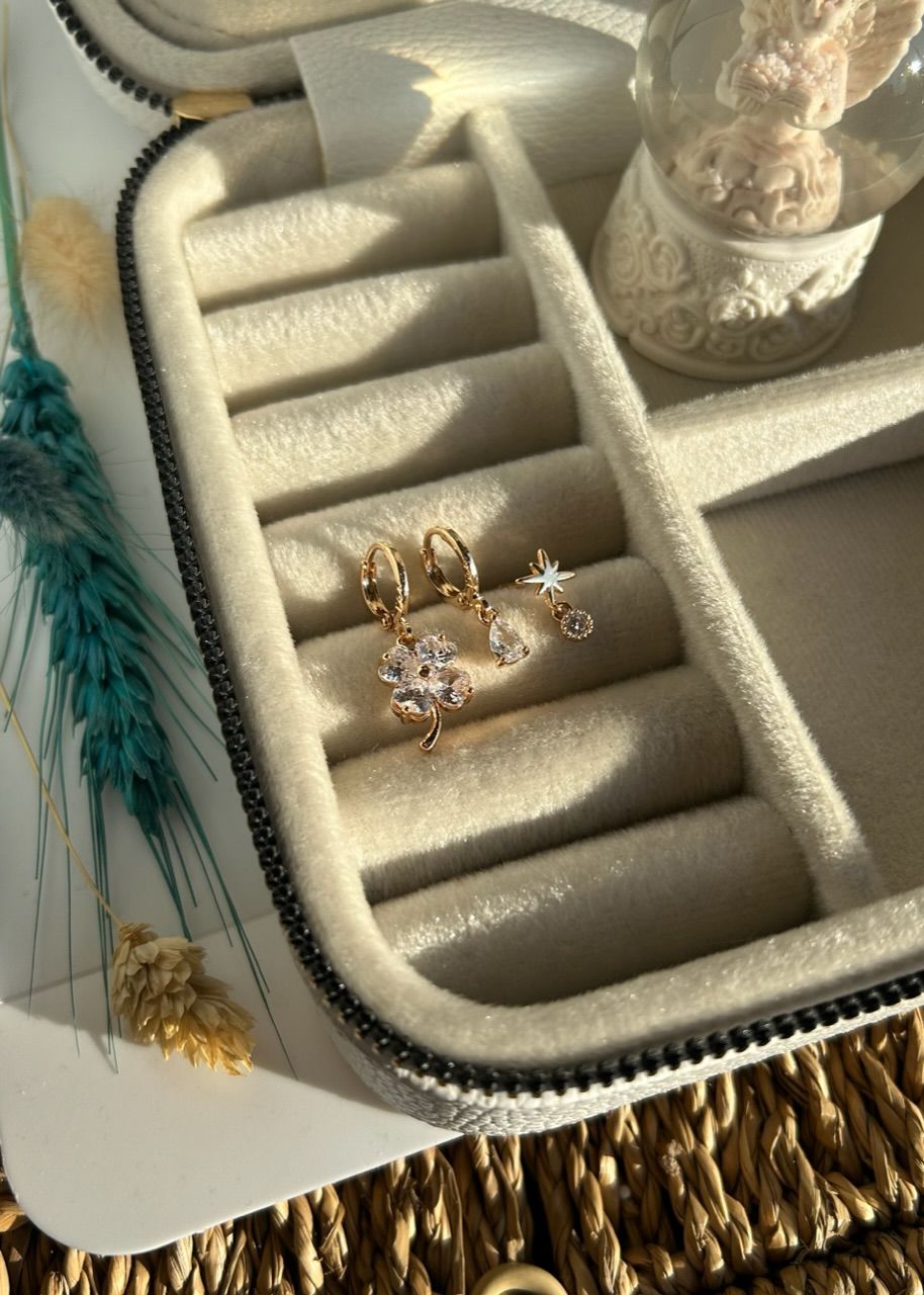 Taşlı 4 Yapraklı Yonca Detay 3 'lü Set Küpe