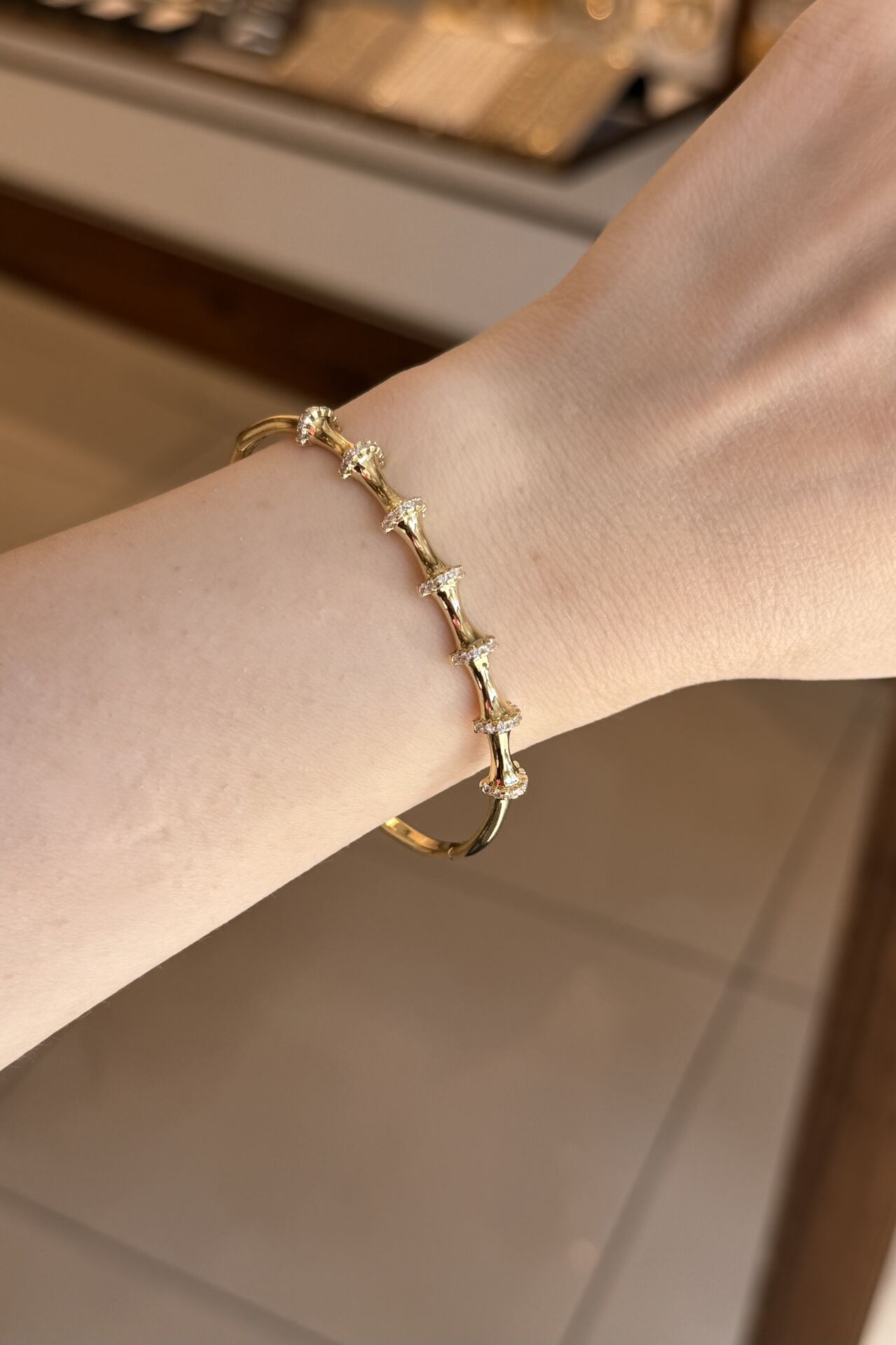 VIP Sıra Gömme Taş Kemerli Klipsli Bileklik 60 mm 14K