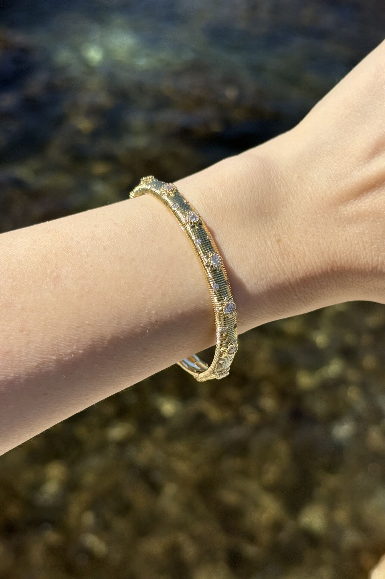 VIP Taşlı Güneş Model İşlemeli Kelepçe Bileklik 14K 57 mm