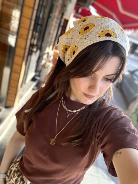 Ay Çiçeği Desenli Örme Bandana