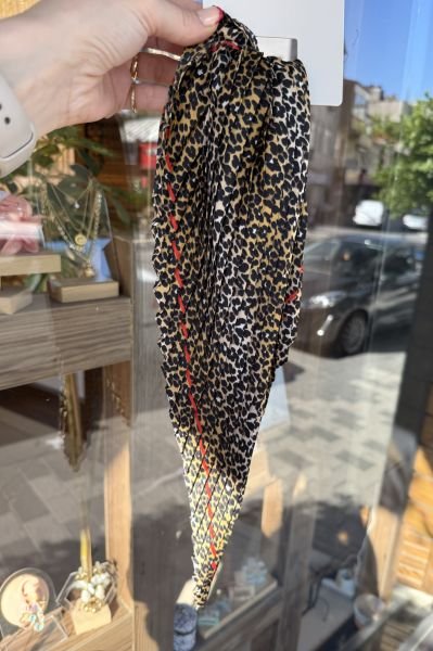 Piliseli Fular Leopar