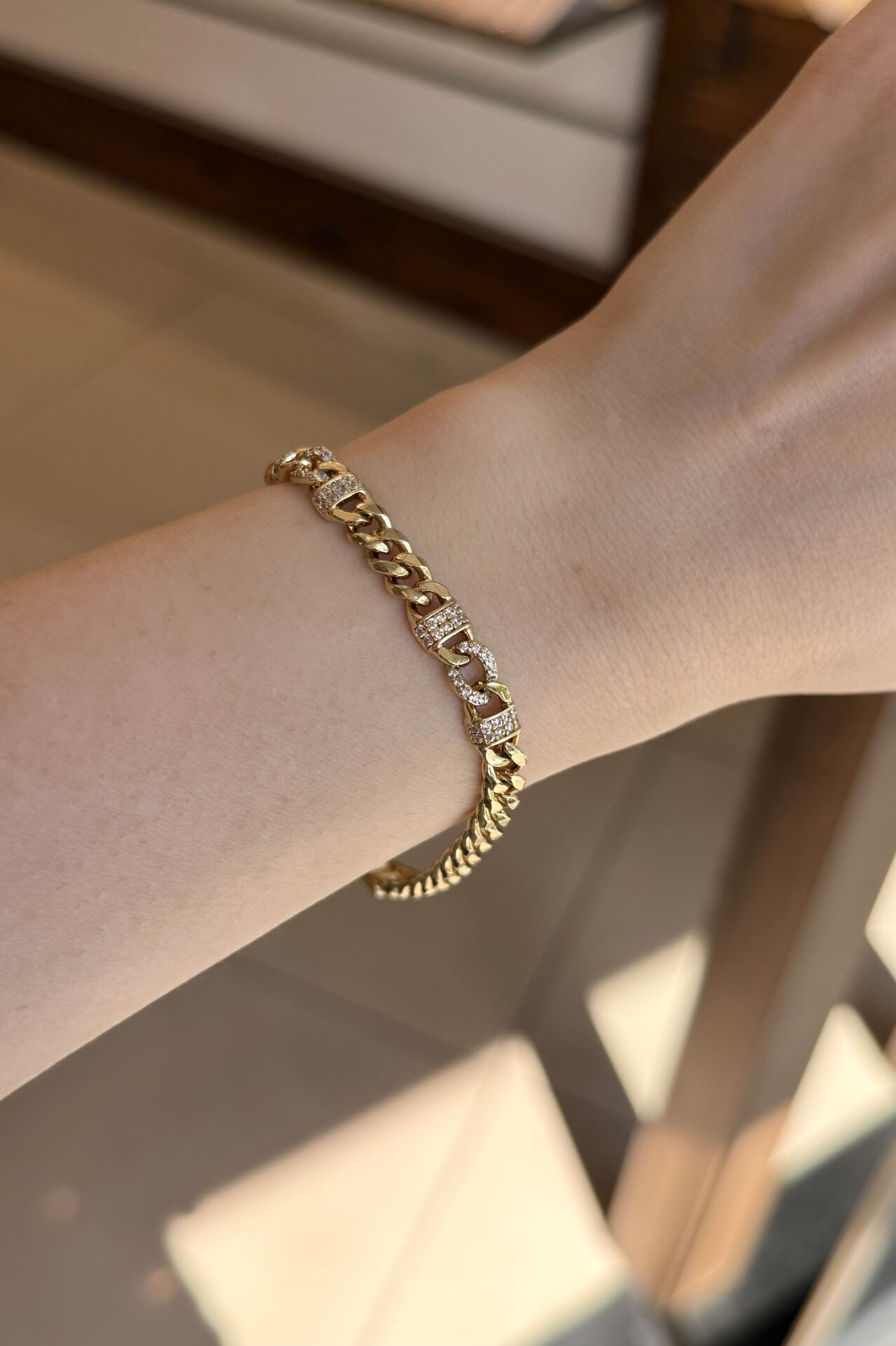 VIP Gömme Taş Kemerli Zincir Bileklik 17 + 2 cm 14K