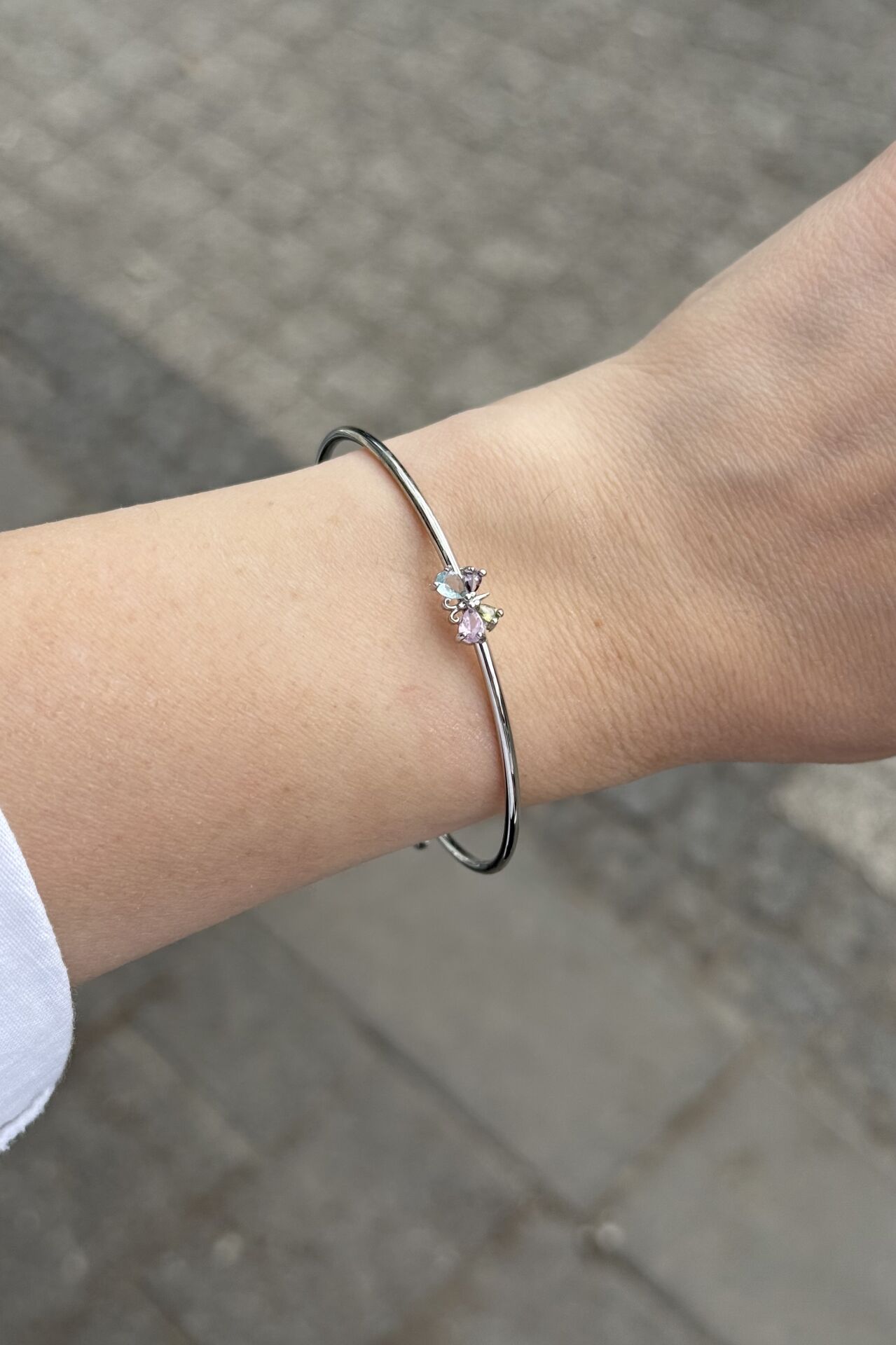 Renkli Zirkon Taşlı Kelebek Model Klipsli Kelepçe Bileklik Gümüş Renk