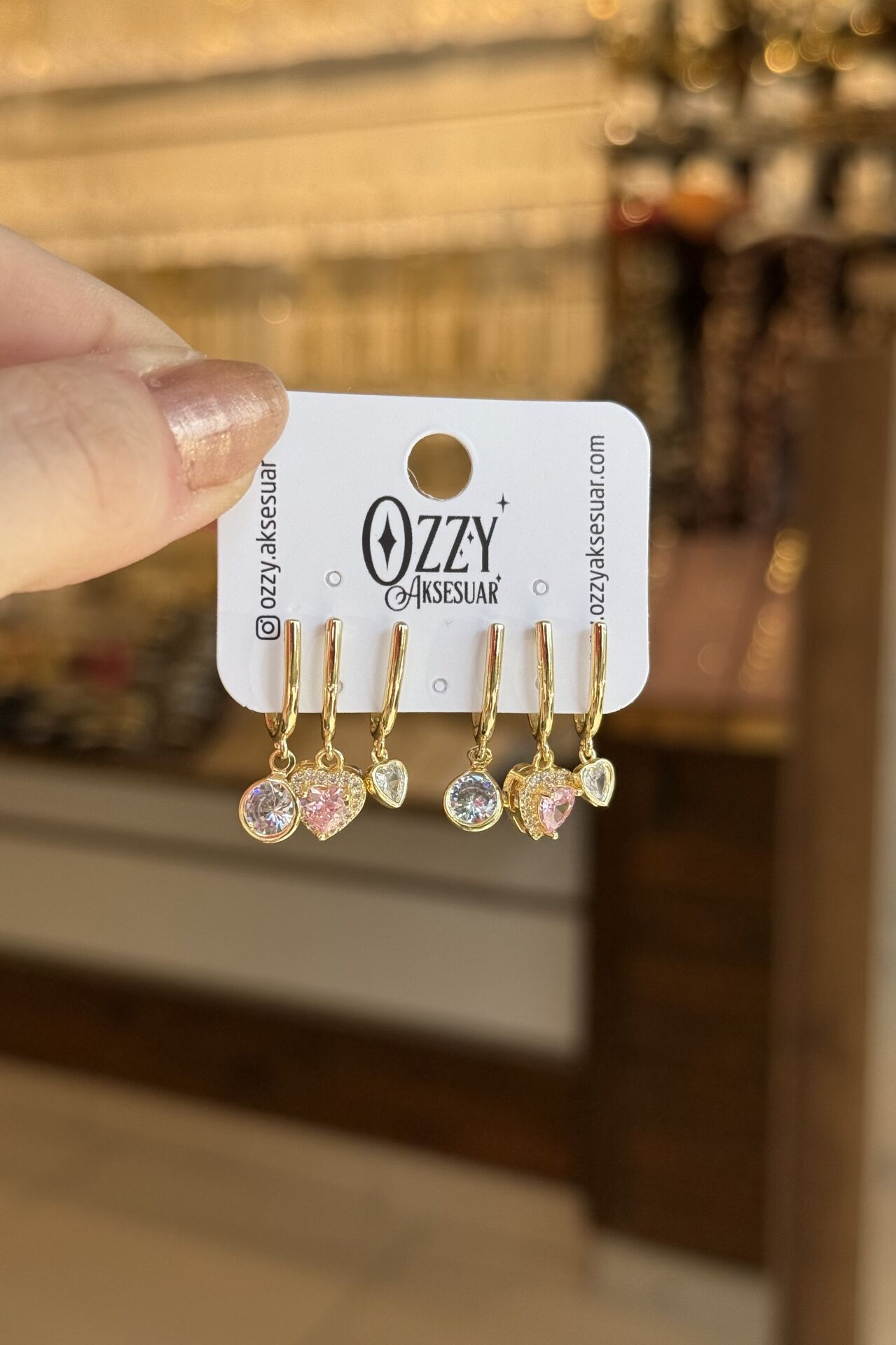 Kalp Charmlı 3'lü Görünüm Küpe