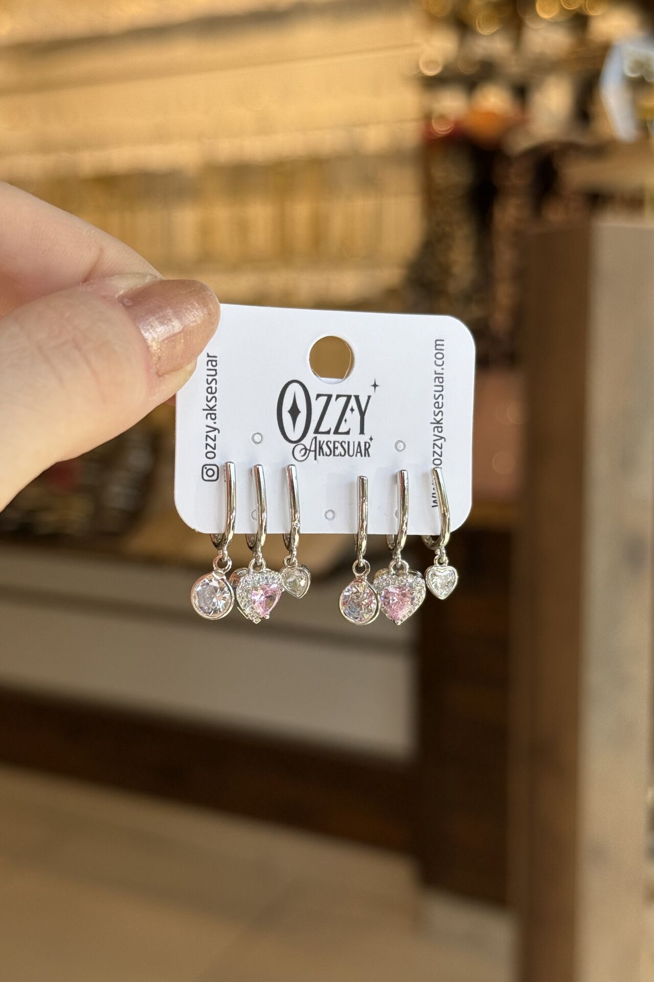 Kalp Charmlı 3'lü Görünüm Küpe Gümüş Renk