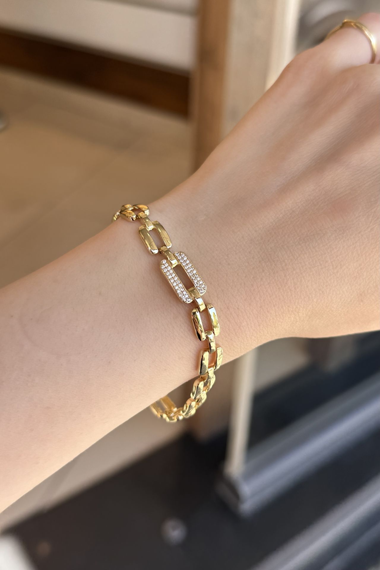 VIP Orta Halkası Gömme Taşlı Oval Zincir Bileklik 17 + 2 cm