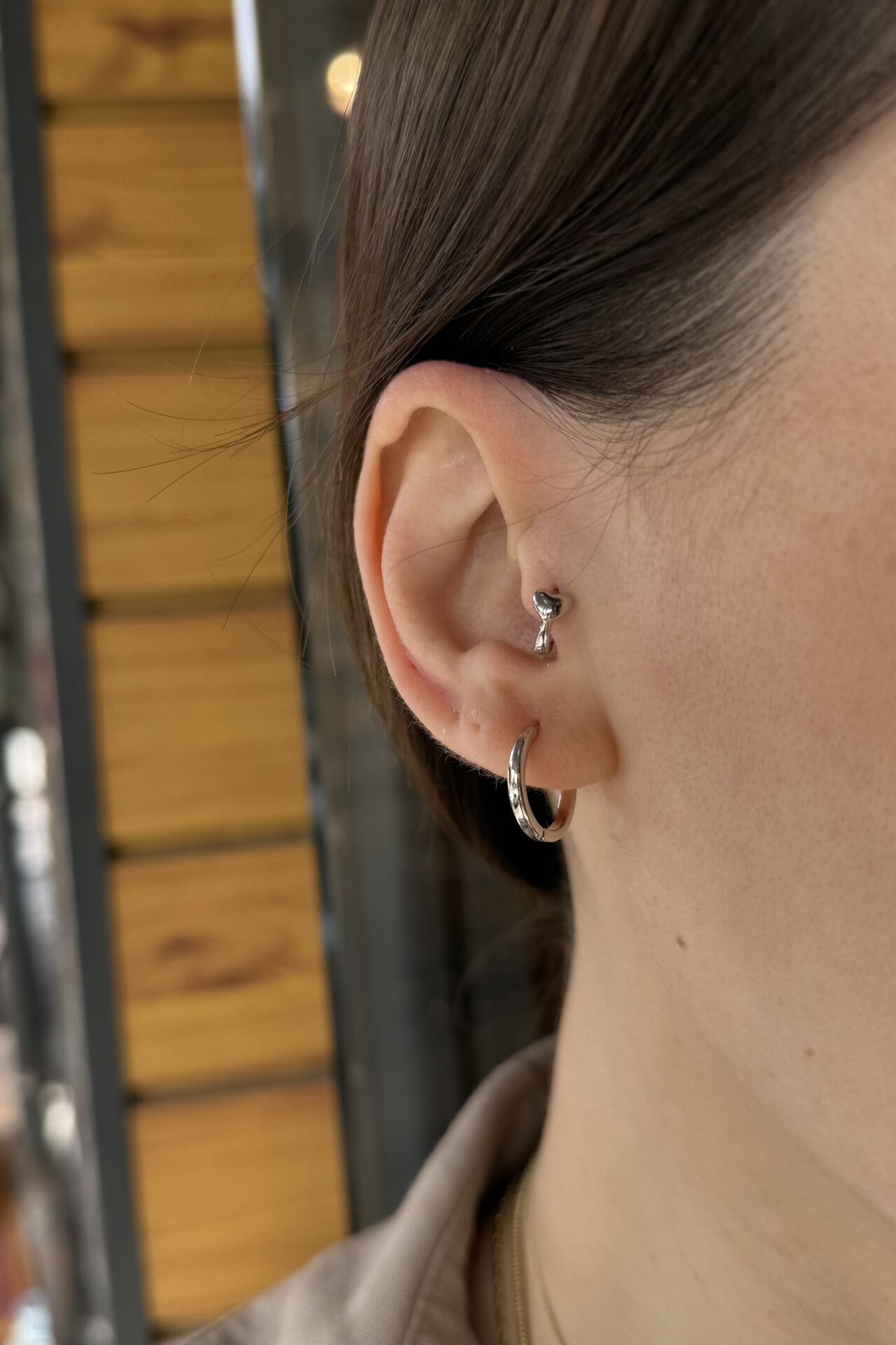 VIP Kalp Detaylı Minik Halka Küpe Gümüş Renk