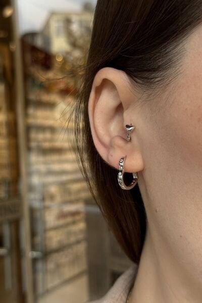 VIP 3 Taşlı Kalp Model Halka Küpe Gümüş Renk