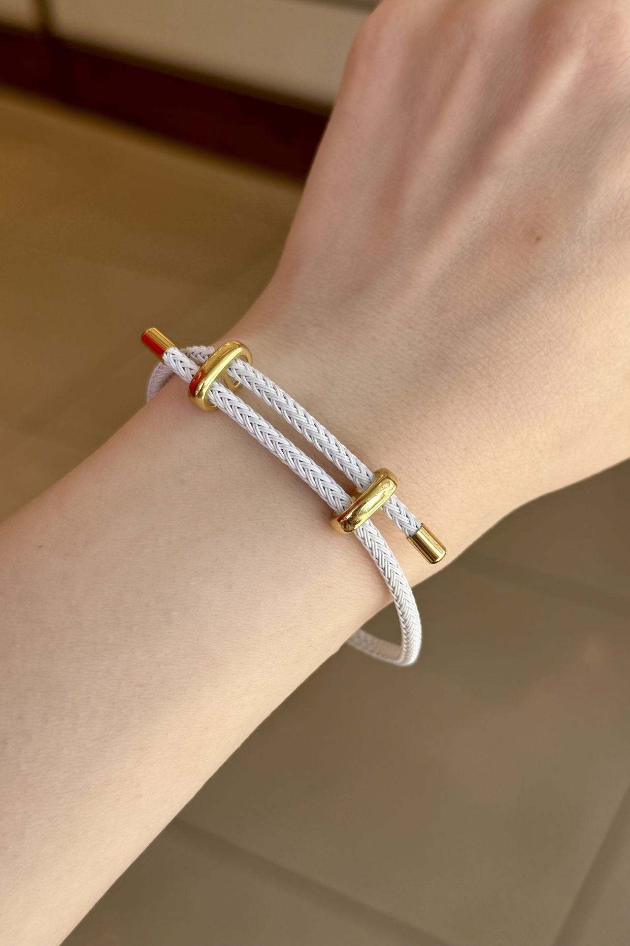 Çelik Kemerli Ayarlanabilir Örme Bileklik Beyaz