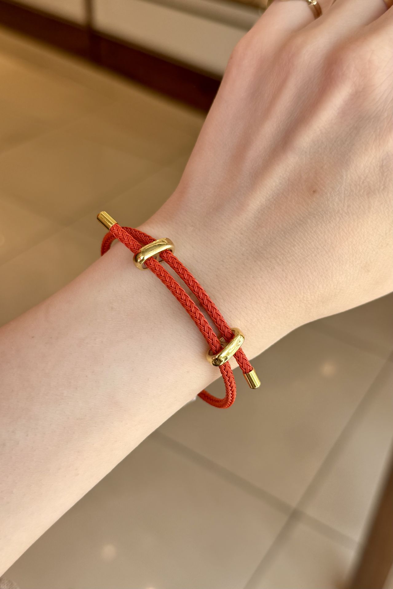 Çelik Kemerli Ayarlanabilir Örme Bileklik Kırmızı