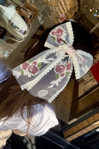 Çiçek İşlemeli Dantel Fiyonk Otomatik Toka