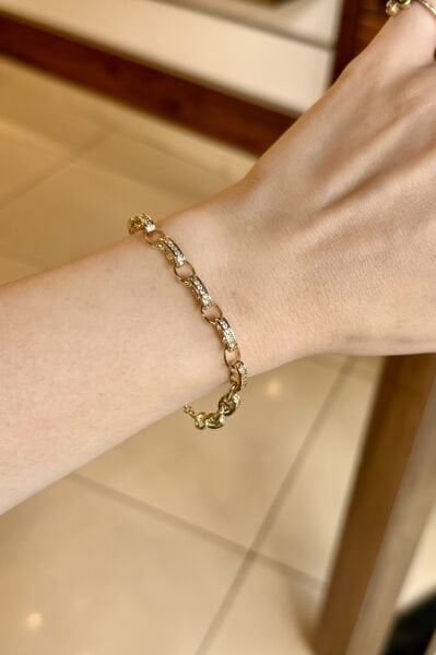 VIP Kemeri Sıra Gömme Taşlı Oval Halka Zincir Bileklik 18 cm