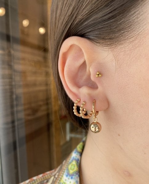 VIP Seri Sıra Top Detaylı Halka Küpe