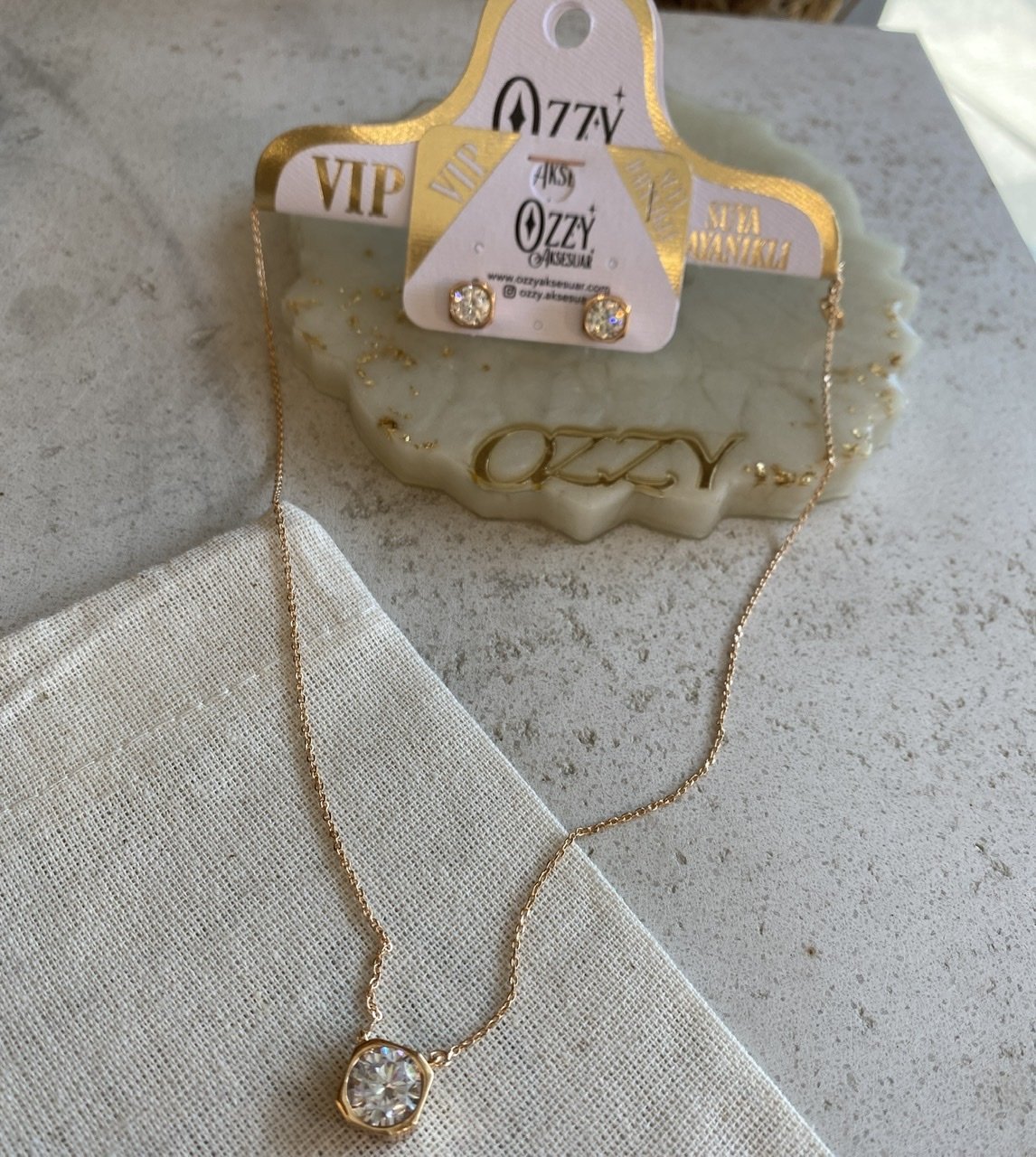 VIP Seri Tek Taşlı Kolye Küpe Set
