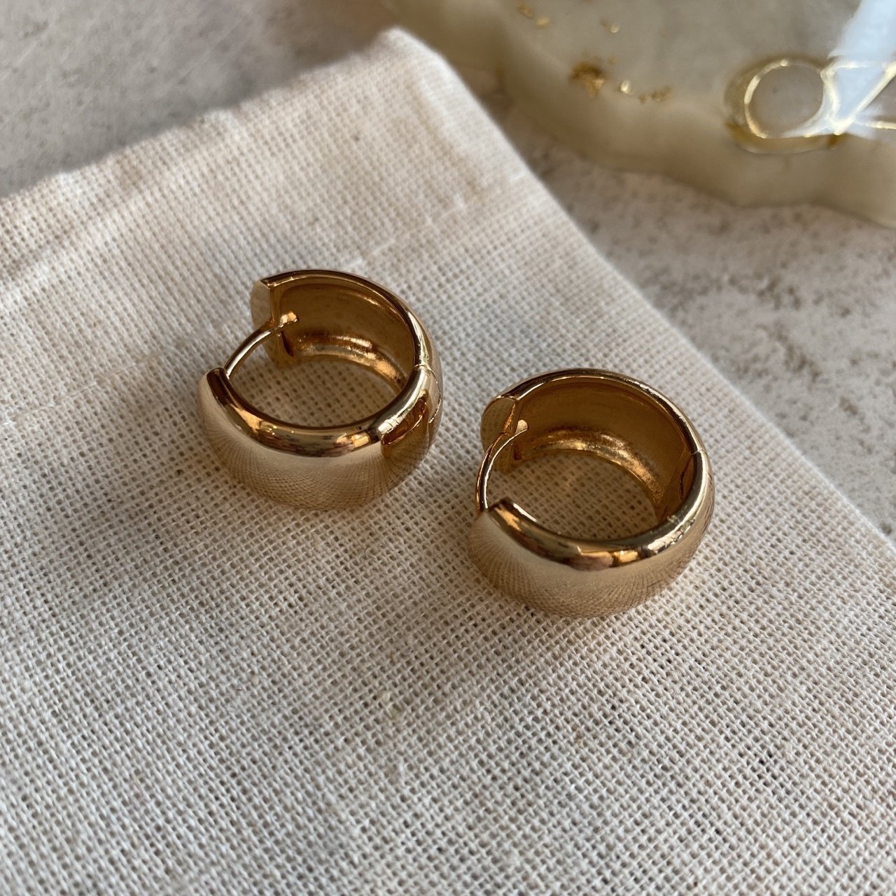 Büyük Boy Geniş Halka Küpe