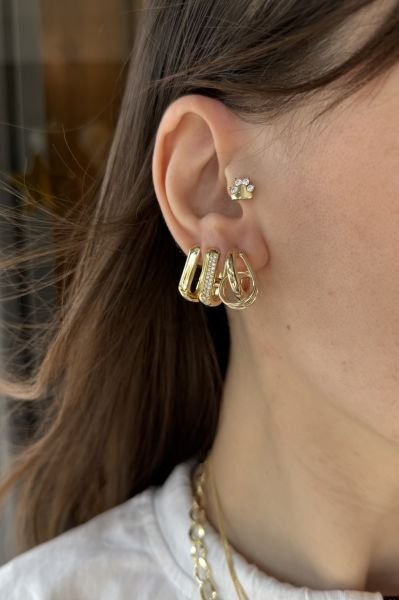 VIP Tek Yanı Gömme Taşlı Piramit Oval Halka Küpe 14K