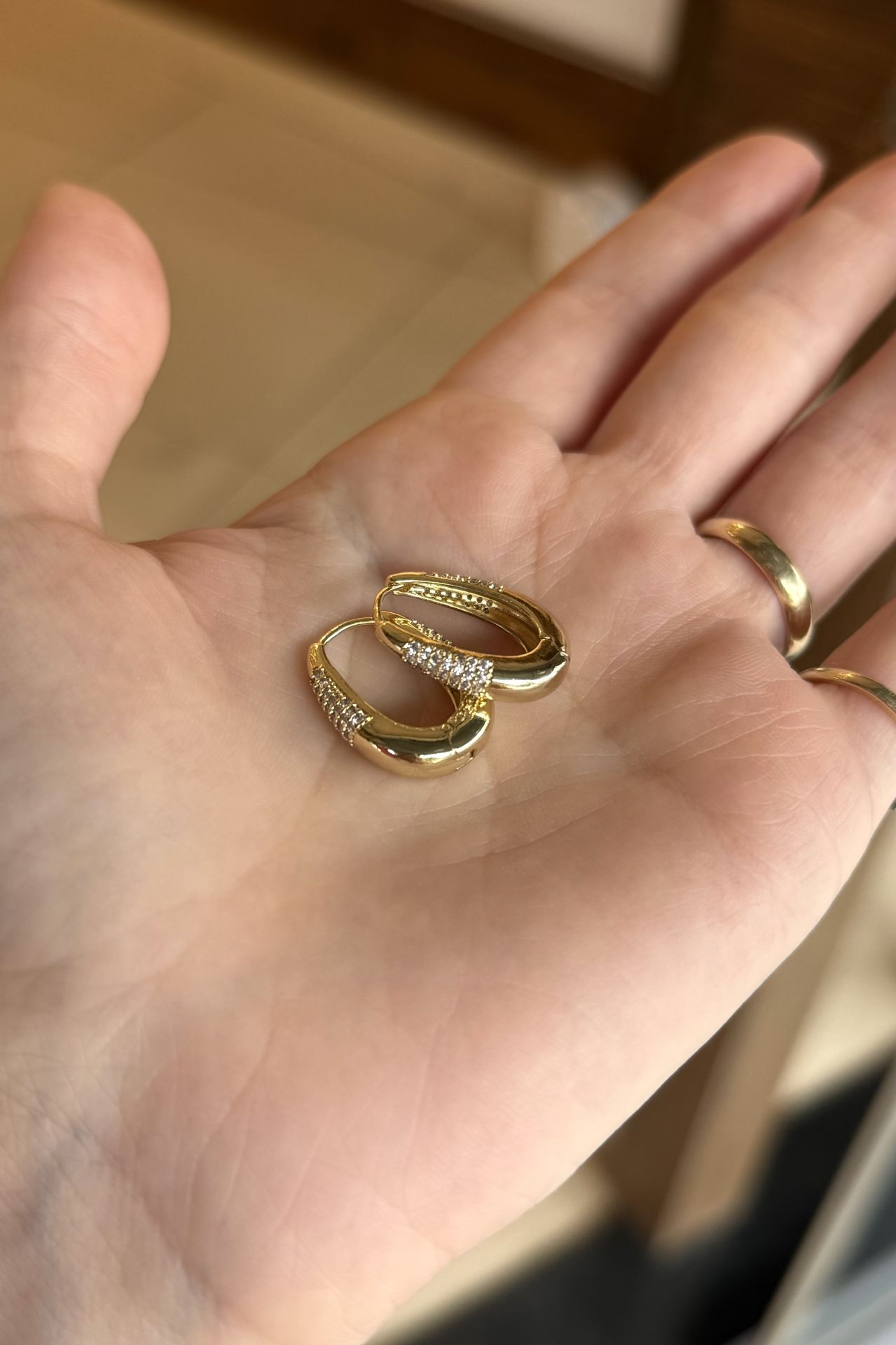 Ön ve Arkası Gömme Taş Detaylı Sepet Halka Küpe 14K