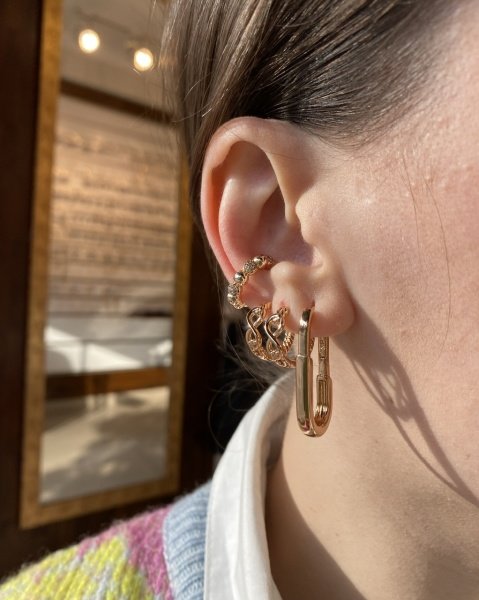 VIP Seri Basamak Detaylı Büyük Oval Küpe