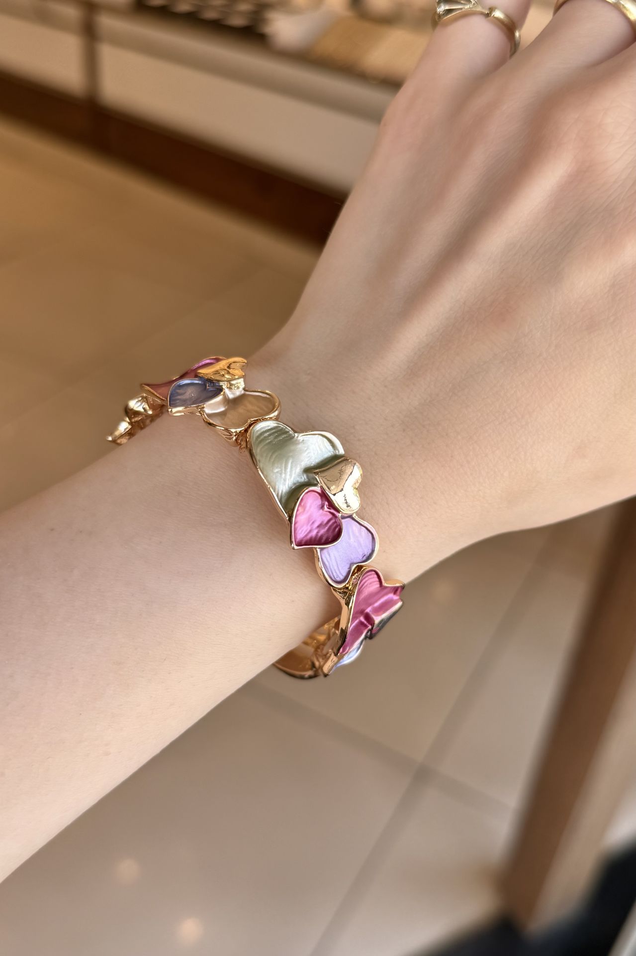 Çok Renkli Kalp Model Lastikli Bileklik