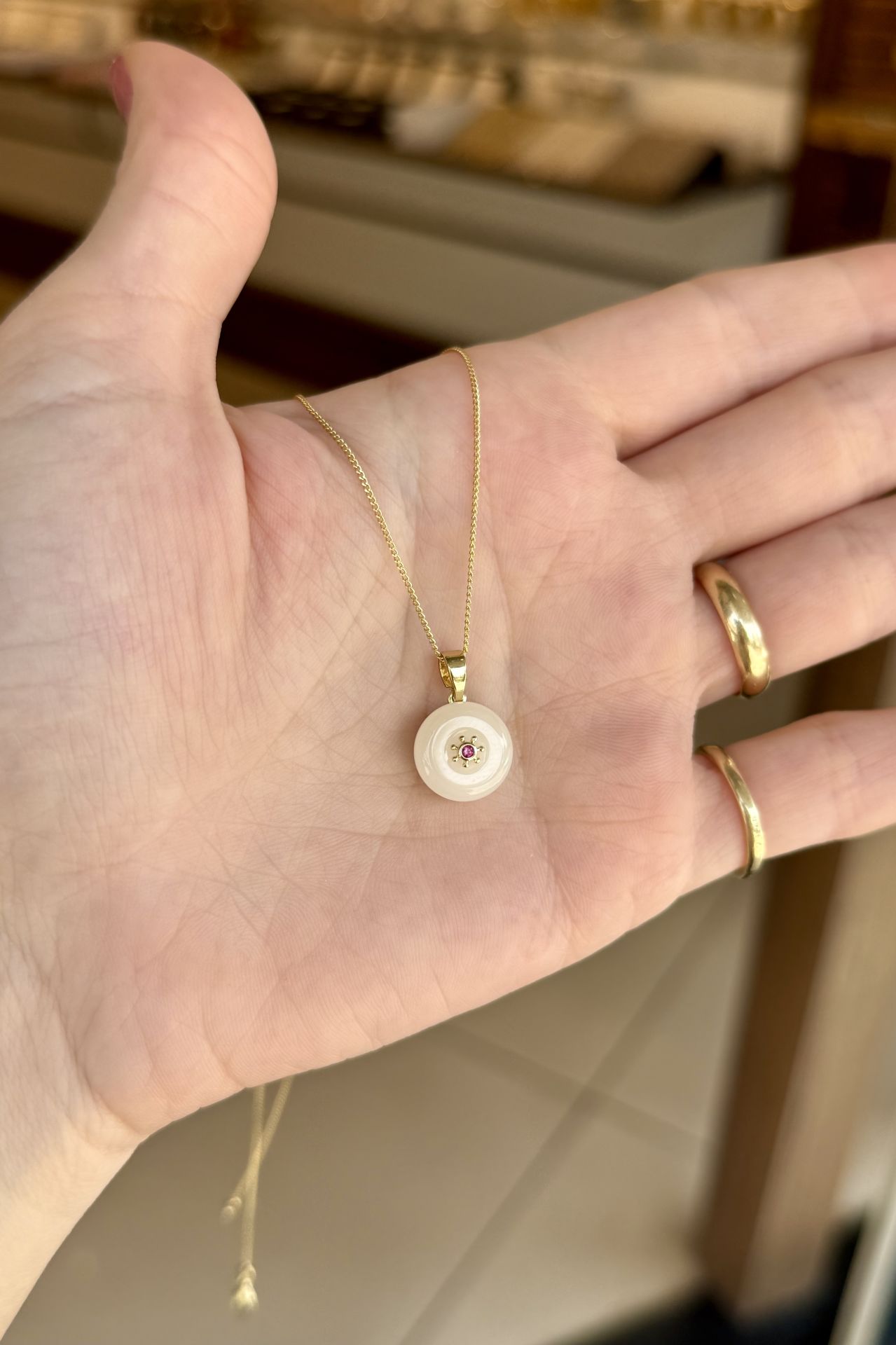 VIP Fuşya Taşlı Güneş Detay Krem Mineli Kolye 45 cm 14K