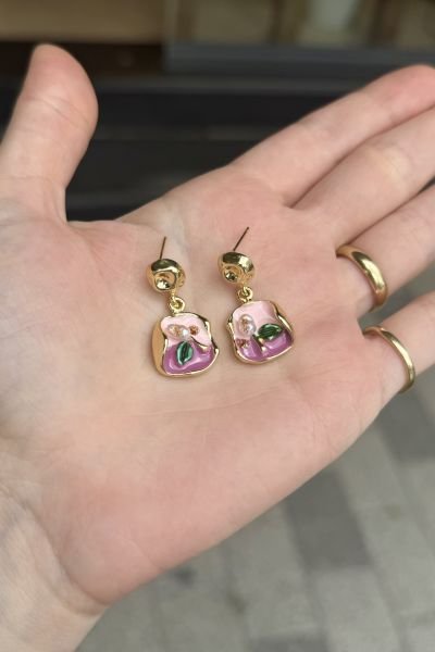 İncili Lale Model Mineli Sallantılı Küpe