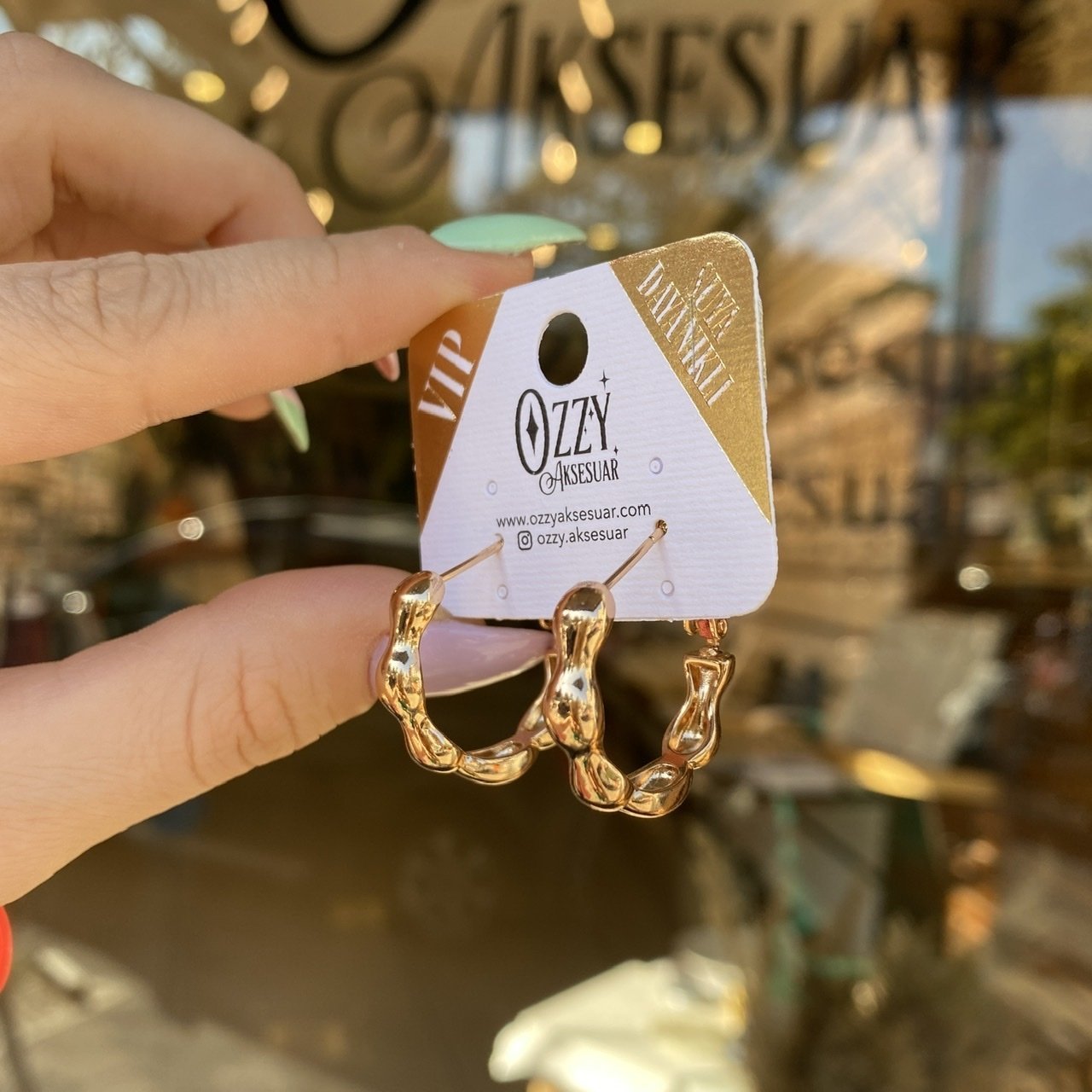 VIP Seri Boğumlu Halka Küpe