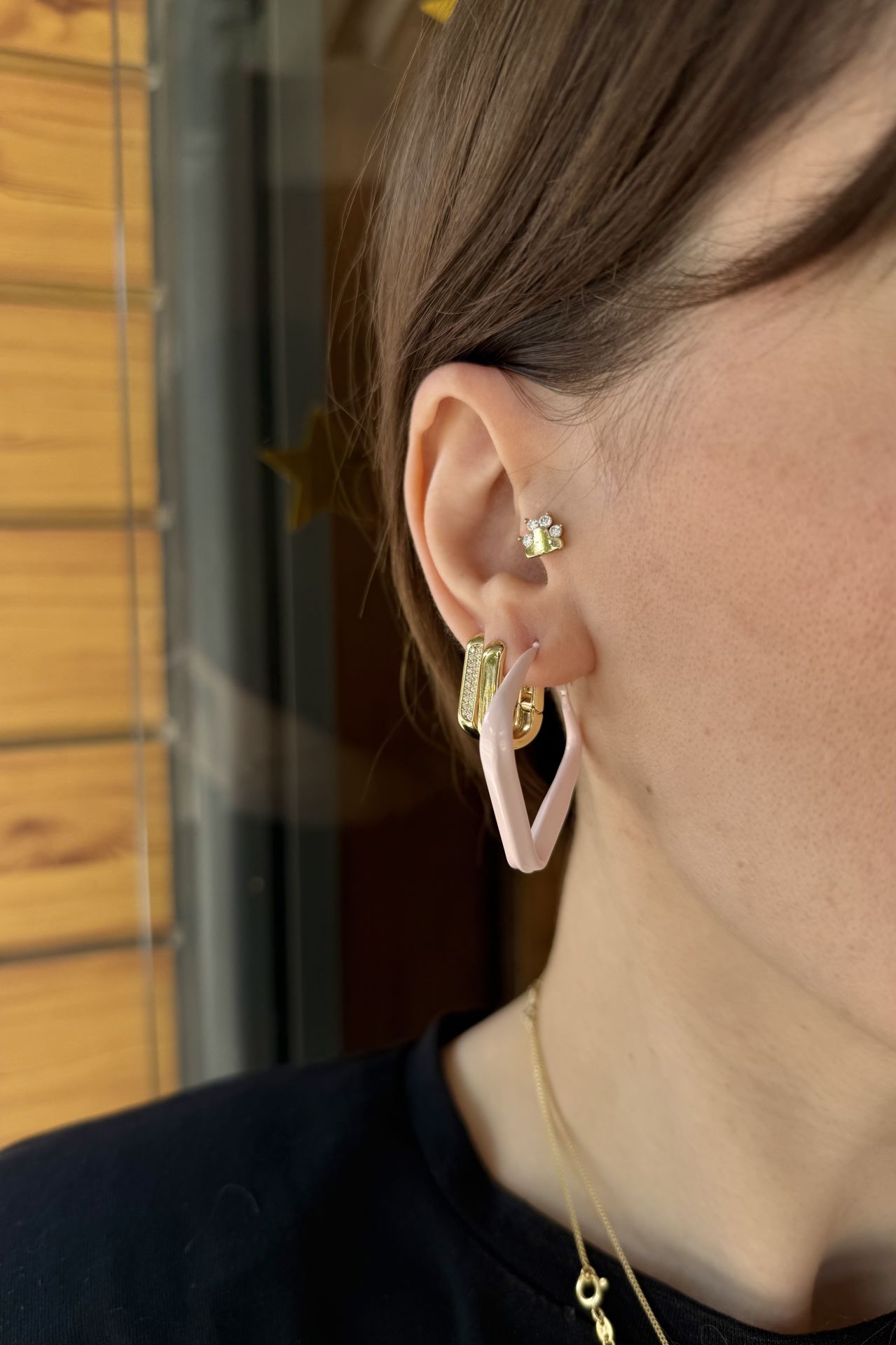 Soft Renk Mineli Kare Halka Küpe Pembe