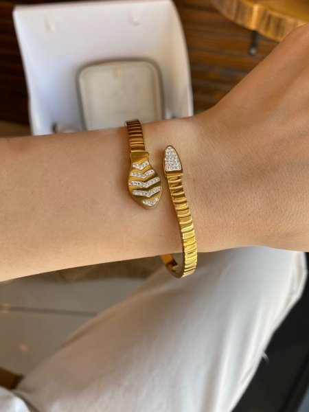 Çelik Dalga Taş Detaylı Yılan Kelepçe Bileklik